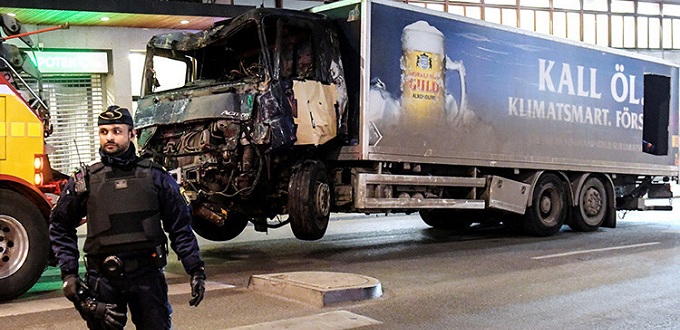 Atentado terrorista en Suecia deja cuatro muertos y quince heridos