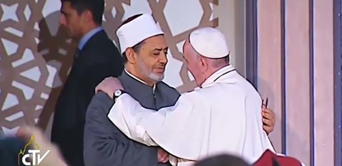 El Papa en la Universidad Al-Azhar: Estamos llamados a desenmascarar la violencia que se disfraza de sacralidad