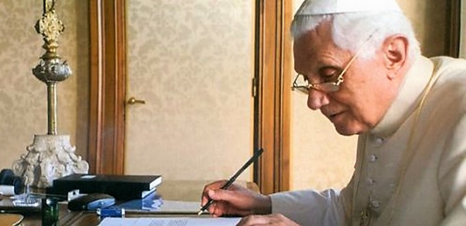 Se publica un libro con sermones escogidos de Benedicto XVI