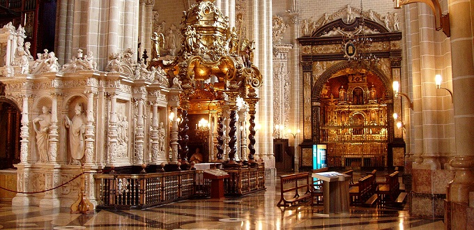 No a la expropiación de la catedral del Salvador