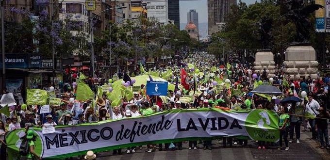 Marcha por la vida en México congrega miles de personas
