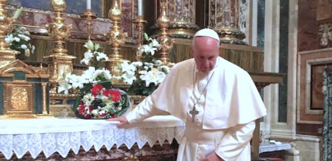 El Papa rezó ayer por su viaje a Egipto