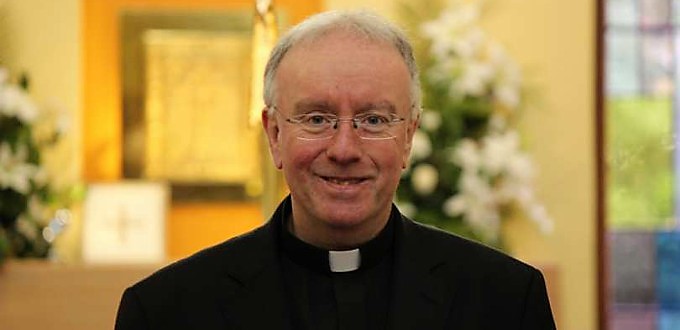 El obispo de Portsmouth lamenta el uso de material del lobby gay en un manual para escuelas católicas