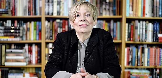 Conceden el Premio Princesa de Asturias a una ex-monja que considera ridcula la Biblia