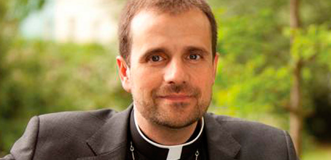 Mons. Novell asegura que se ha «hartado de ver lo que no toca en muchas iglesias»