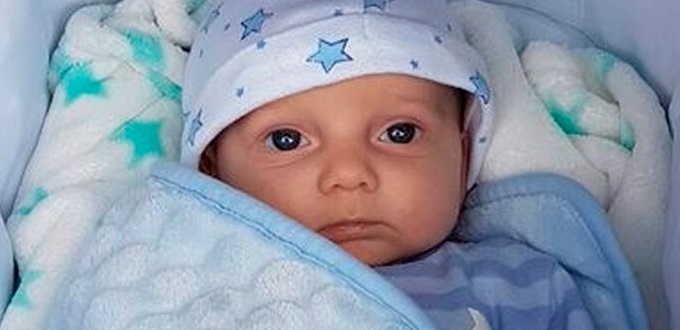 Un tratamiento experimental del hospital Vall d'Hebron frena la desconexión del bebé Charlie Gard