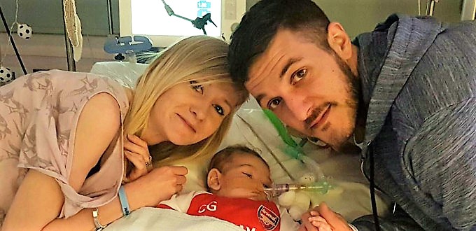 Los padres de Charlie Gard ceden en su batalla legal para darle un tratamiento experimental