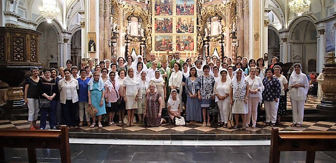 Setenta Vrgenes Consagradas renuevan su Propsito ante el cardenal Caizares