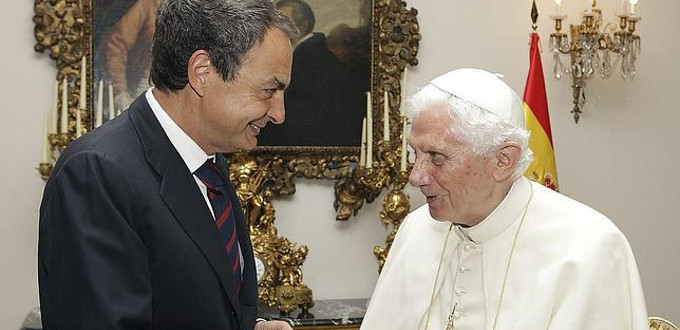 Zapatero opone el rechazo de Benedicto XVI al matrimonio homosexual al respeto de Francisco