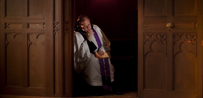 El Papa confirma la excomunión de un sacerdote en Australia por violar el secreto de confesión