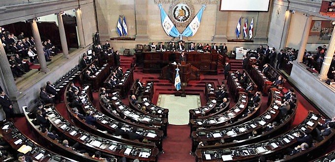 Guatemala prohíbe el matrimonio entre menores de 18 años