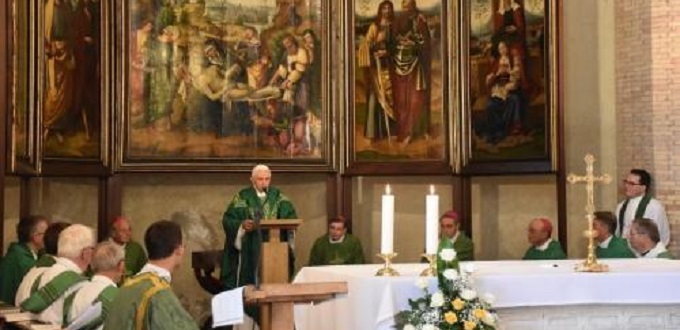 Exalumnos de Benedicto XVI analizan persecucin a cristianos