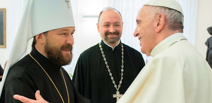 El Papa Francisco se reúne con el Metropolita Hilarion de Rusia en el Vaticano