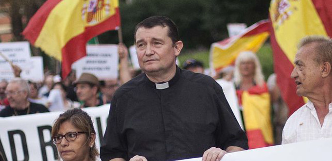 El P. Custodio Ballester recibe el Premio HO por su defensa de la libertad religiosa