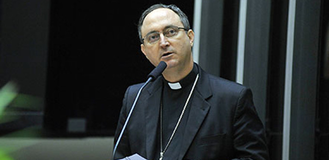 El cardenal Sergio da Rocha denuncia que hay demasiada violencia en las redes sociales