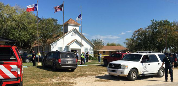Un ex-soldado asesina a 26 fieles de una iglesia bautista en un pueblo de Texas