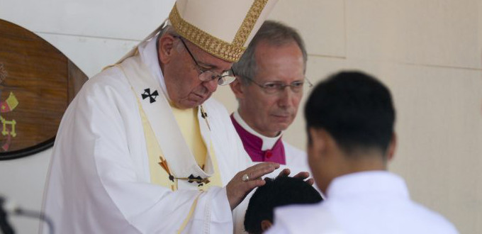 Papa Francisco: «Rezad siempre por vuestros sacerdotes»