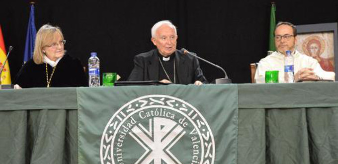Cardenal Cañizares: «Es urgente que hablemos públicamente de Dios»