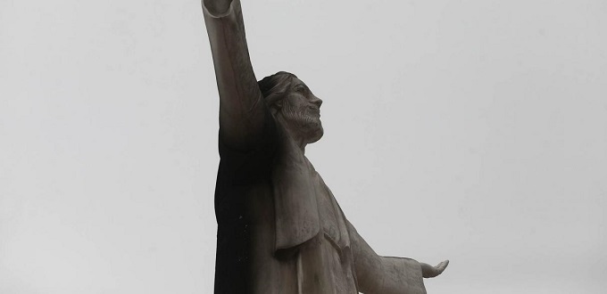 Incendian monumento del Cristo del Pacfico