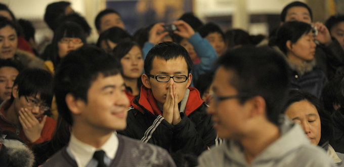 Los jóvenes: las primeras víctimas de los nuevos reglamentos religiosos de Beijing