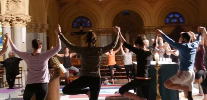 Web jesuita invita a retiro de «yoga ignaciano» para Cuaresma