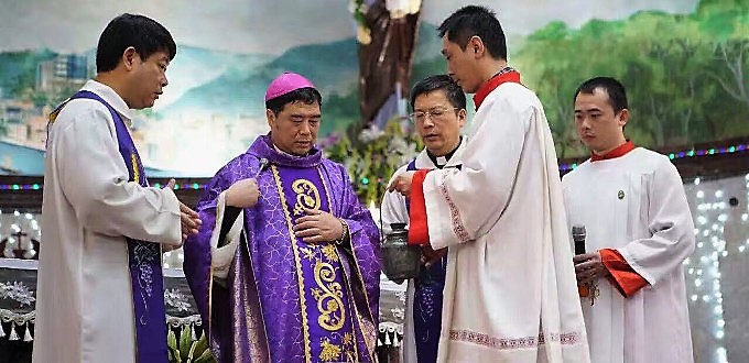 La dictadura china libera a Mons. Guo pero le prohíbe celebrar Misa como obispo