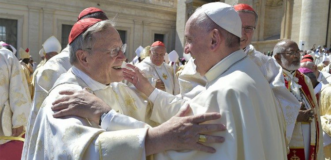 El cardenal Kasper dice que el Papa no incurre en hereja en Amoris Laetitia