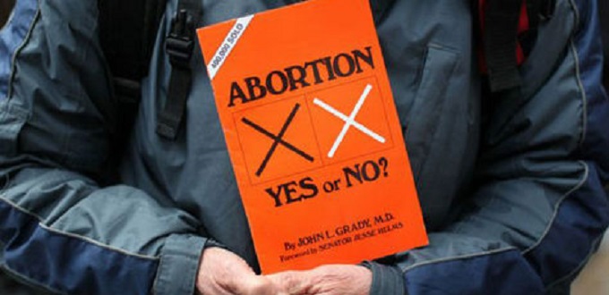 Referndum sobre el aborto en Irlanda amenaza la vida de los no nacidos