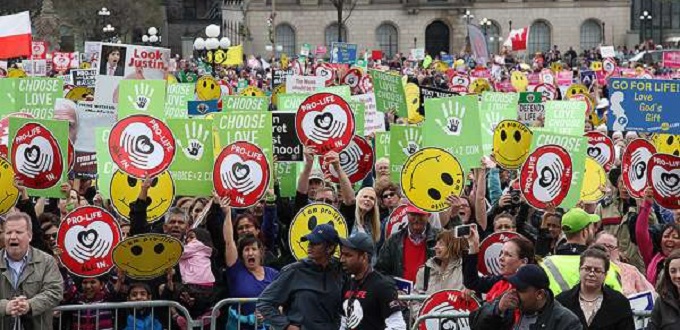 15.000 canadienses marchan por la vida en Ottawa