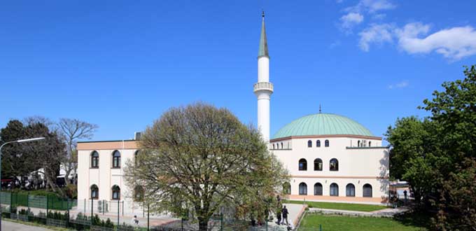 El canciller austriaco ordena el cierre de siete mezquitas y la expulsin de sesenta imanes que incumplen la legislacin