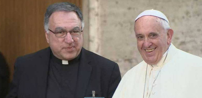 P. Thomas Rosica: El papa Francisco rompe con las tradiciones catlicas siempre que quiere