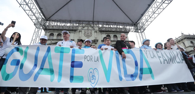 Los guatemaltecos se manifiestan a favor de la vida y de la verdadera familia