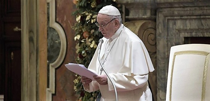 El Papa reitera ante la Curia que los abusadores deben ser entregados ante la justicia