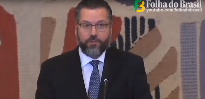 Ernesto Araújo: «La verdad está en los que siguieron las banderas de sus reyes y santos» Ernesto Araújo: «La verdad está en los que siguieron las banderas de sus reyes y santos»