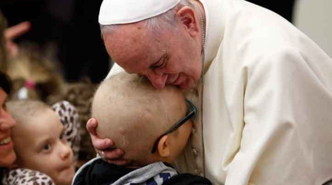 El Papa advierte contra la manipulación del «árbol de la vida» en su mensaje para la Jornada Mundial del Enfermo