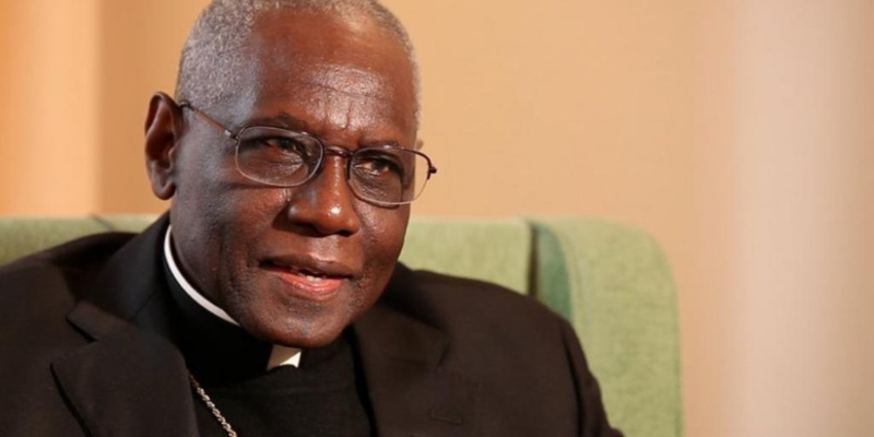El cardenal Sarah publicará un libro sobre la «crisis espiritual, moral y política» de nuestro tiempo