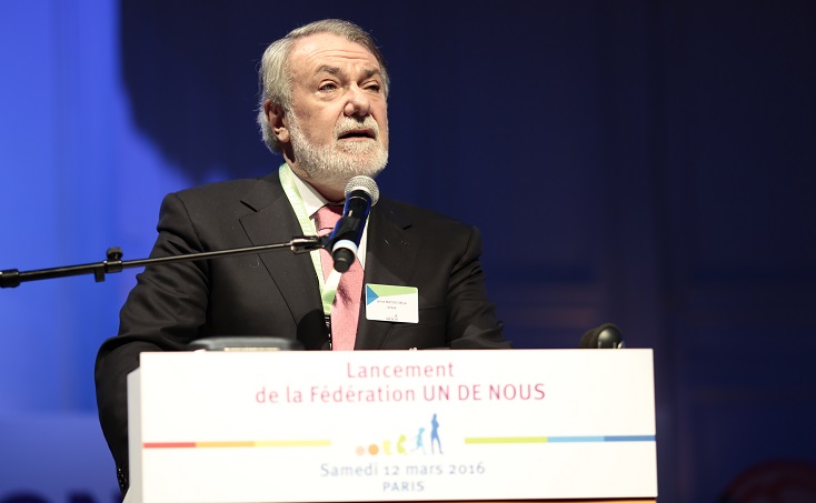 Mayor Oreja presenta en el Senado francés la plataforma «One of us» con un manifiesto redactado por Remi Brague