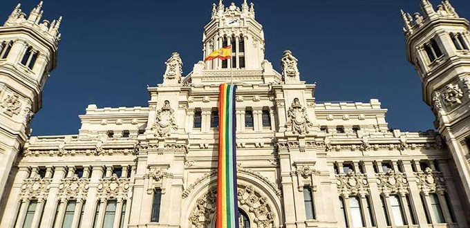 El PSOE propone reconocer en DNI a menores «transexuales» sin contar con el permiso de los padres