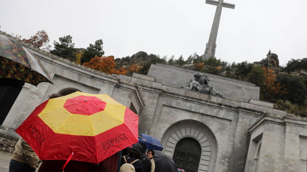 El Gobierno decretará este viernes la exhumación de Franco y descarta enterrarlo en la Almudena