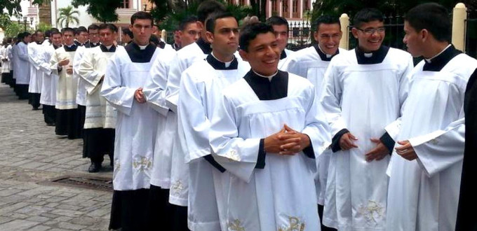 Remontan las vocaciones sacerdotales en Portugal
