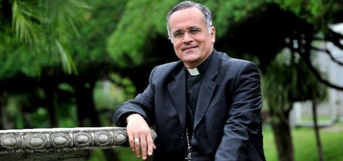 Mons. Silvio Báez: «Allí donde los hombres ponen los muertos, Dios pone vida»