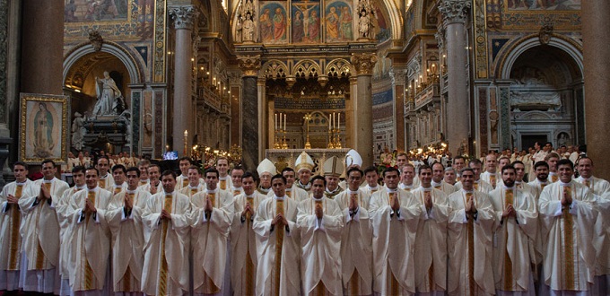 37 legionarios de Cristo son ordenados sacerdotes