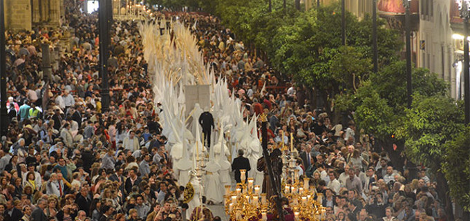 La Organizacin Mundial de la Salud dice ahora que es mejor celebrar la Semana Santa al aire libre