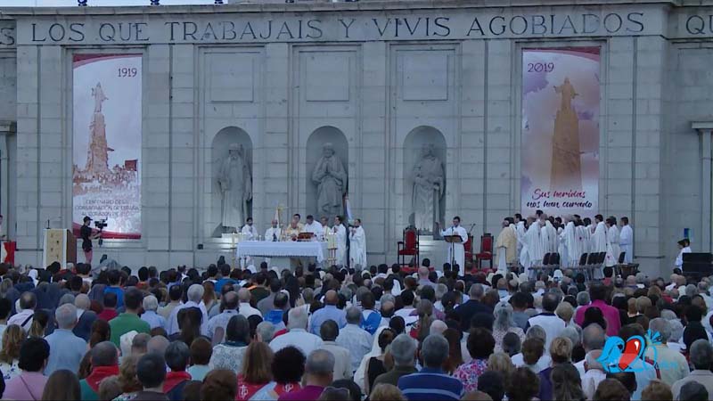 Mons. Ureña en la Vigilia del Centenario: «la sociedad necesita cristianos llenos del amor del Corazón de Jesús»