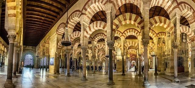 El alcalde de Córdoba cierra la comisión que cuestionaba que la Catedral fuese de la Iglesia