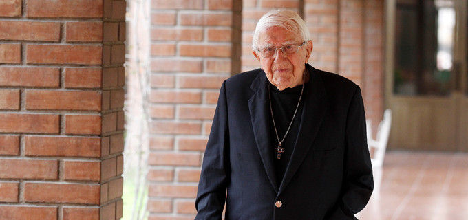 Investigan al obispo más anciano del mundo por un supuesto abuso que habría sido cometido hace más de medio siglo