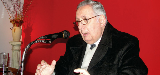 Mario Caponnetto: «En la actualidad se ha producido un éxodo del hombre contemporáneo del sacerdote al psiquiatra» Mario Caponnetto: «En la actualidad se ha producido un éxodo del hombre contemporáneo del sacerdote al psiquiatra»