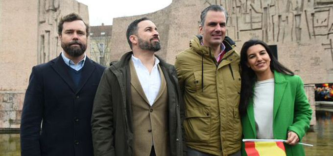 Vox cede y no exigirá la derogación de las leyes LGTBI para apoyar al gobierno del PP y Ciudadanos en Madrid