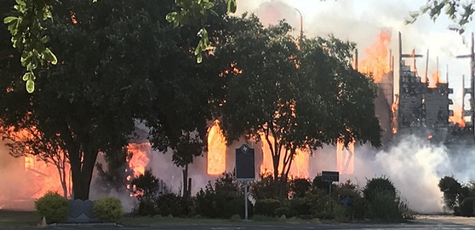 Templo histrico en Austin, Texas, fue destruido totalmente por un incendio