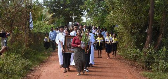 Las reliquias de los padres de Santa Teresita de Lisieux peregrinan en Camboya